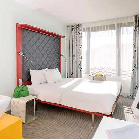 Ibis Styles Mitte Otel 3*