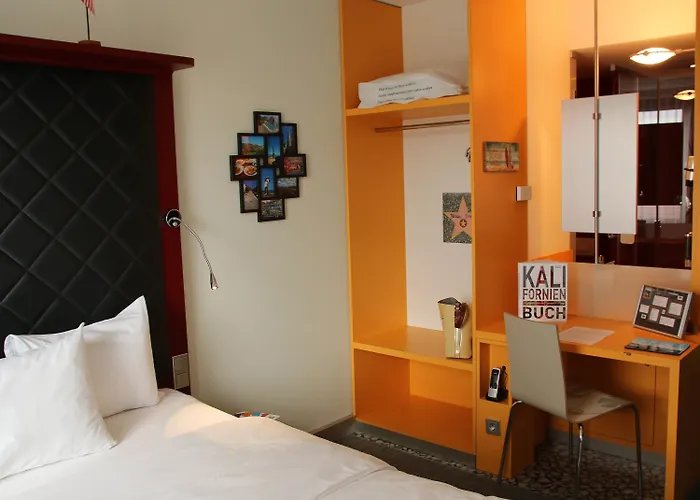 Ibis Styles Mitte Hotell 3*