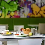 オールシーズンズ ミッテ 3*