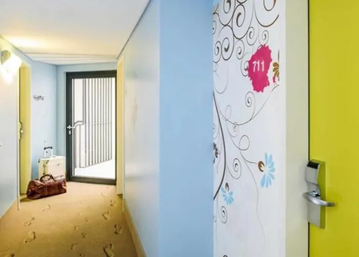 Ibis Styles Mitte Hotell 3*