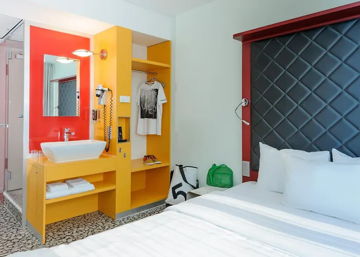 Hotel Ibis Styles Mitte 3*